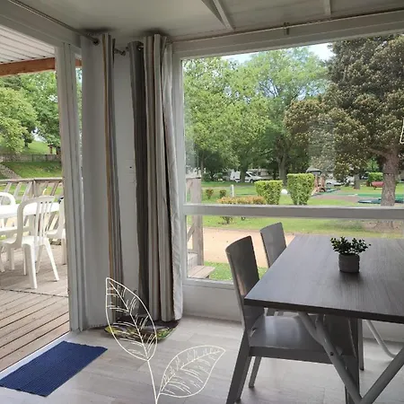 Camping De Plein Air Le Chanset 3*