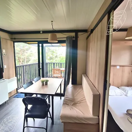 De Plein Air Le Chanset 3*