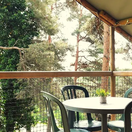 De Plein Air Le Chanset 3*