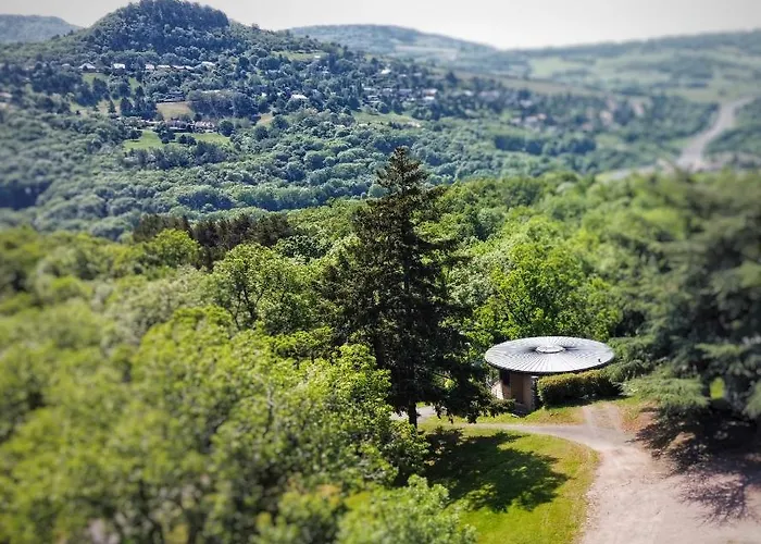 De Plein Air Le Chanset Кемпинг